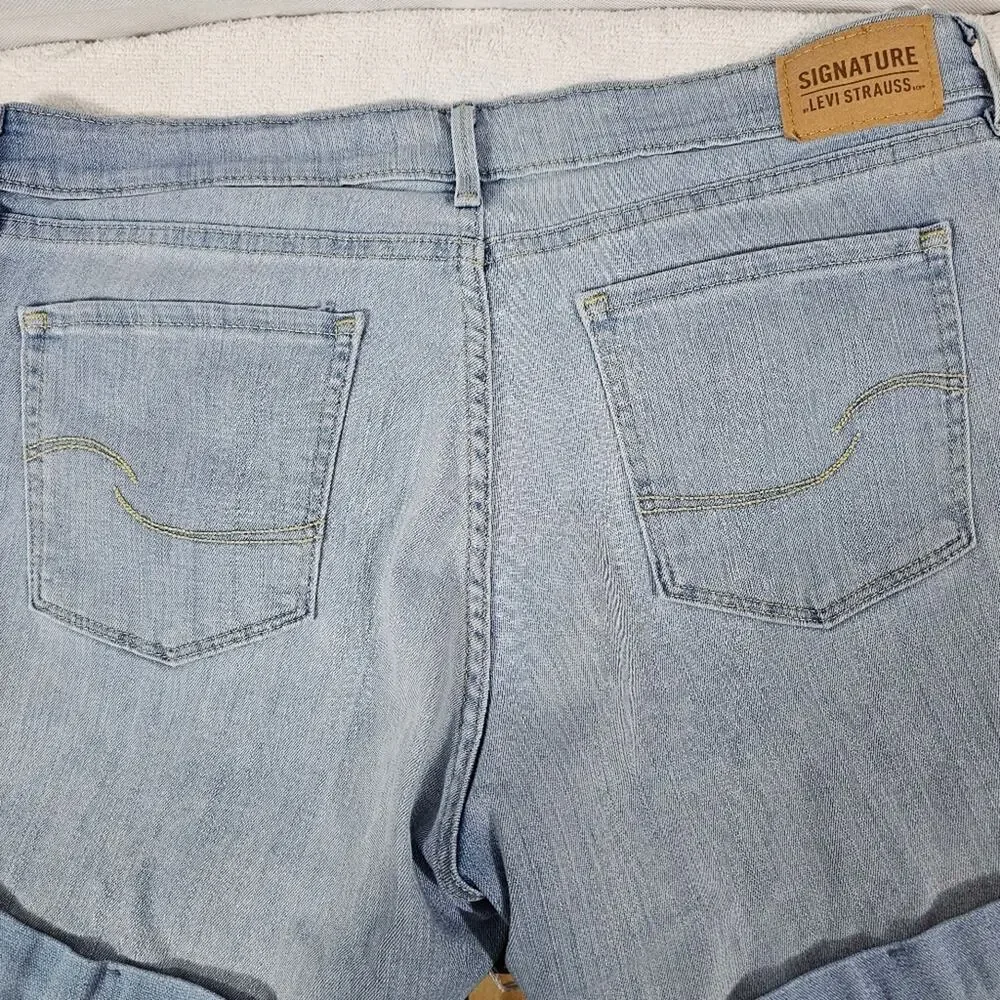Levi's Signature Mid Rise Denim Shorts Women's Size 12 / 31